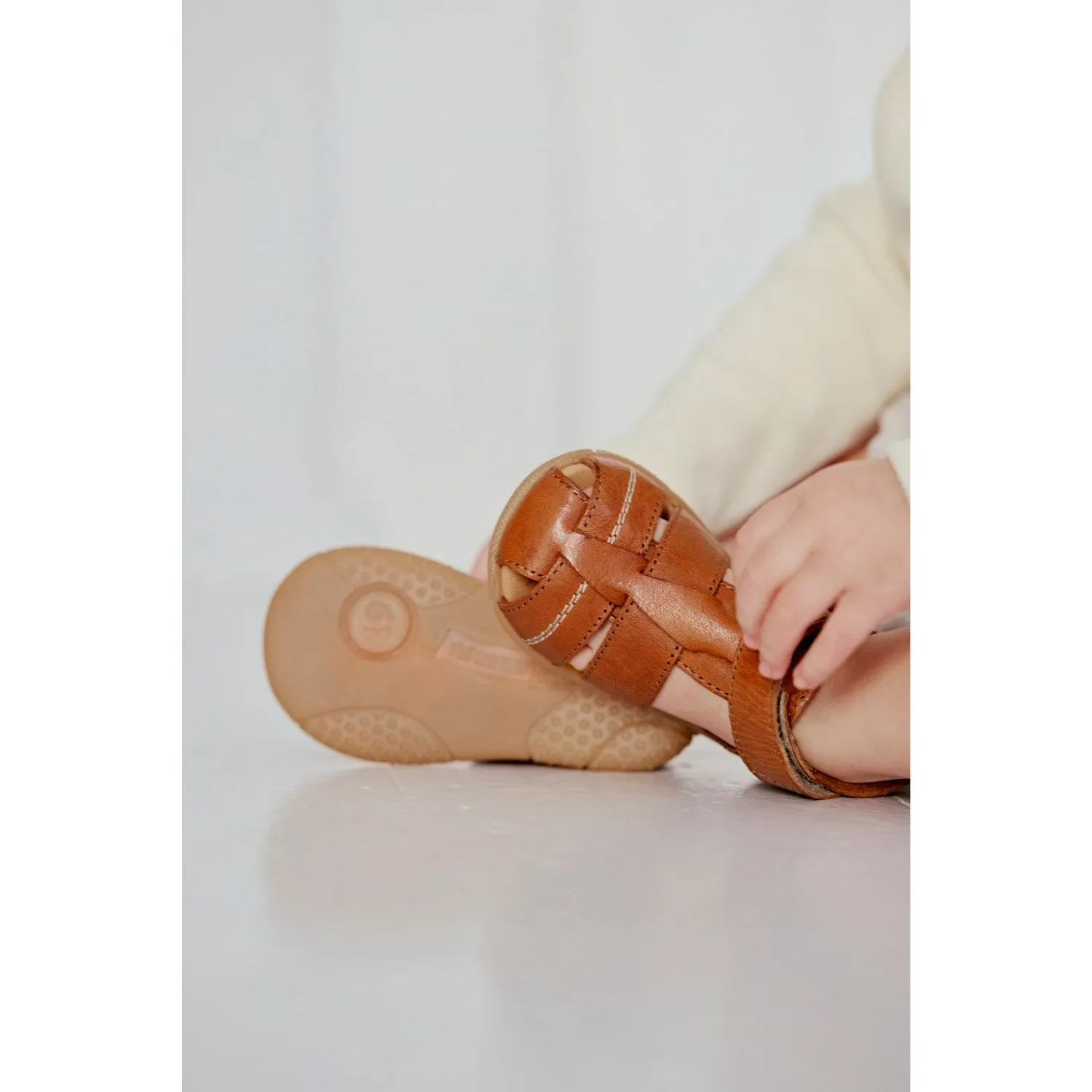 Angulus CAndnac Barnets Frste Sandal Med Kontraststikninger