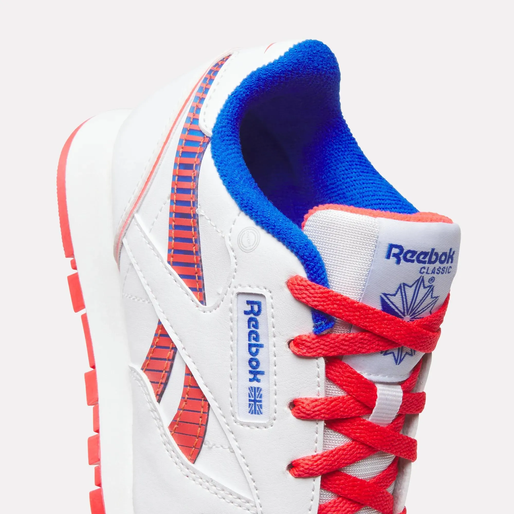 Classic Leather Step 'n Flash 2.0 Shoes (Little Kids)