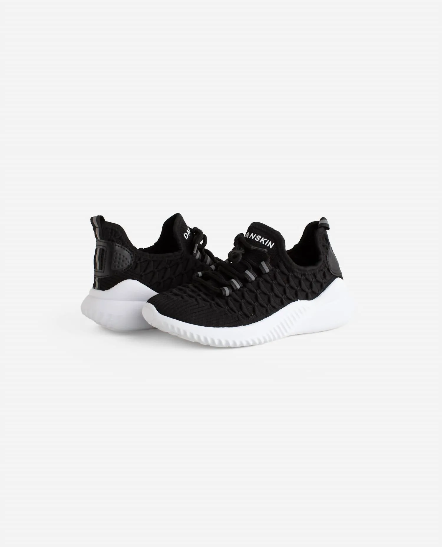 Girls Stunt Lace Up Sneaker In Black