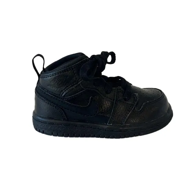 Nike Boys Black Sneakers