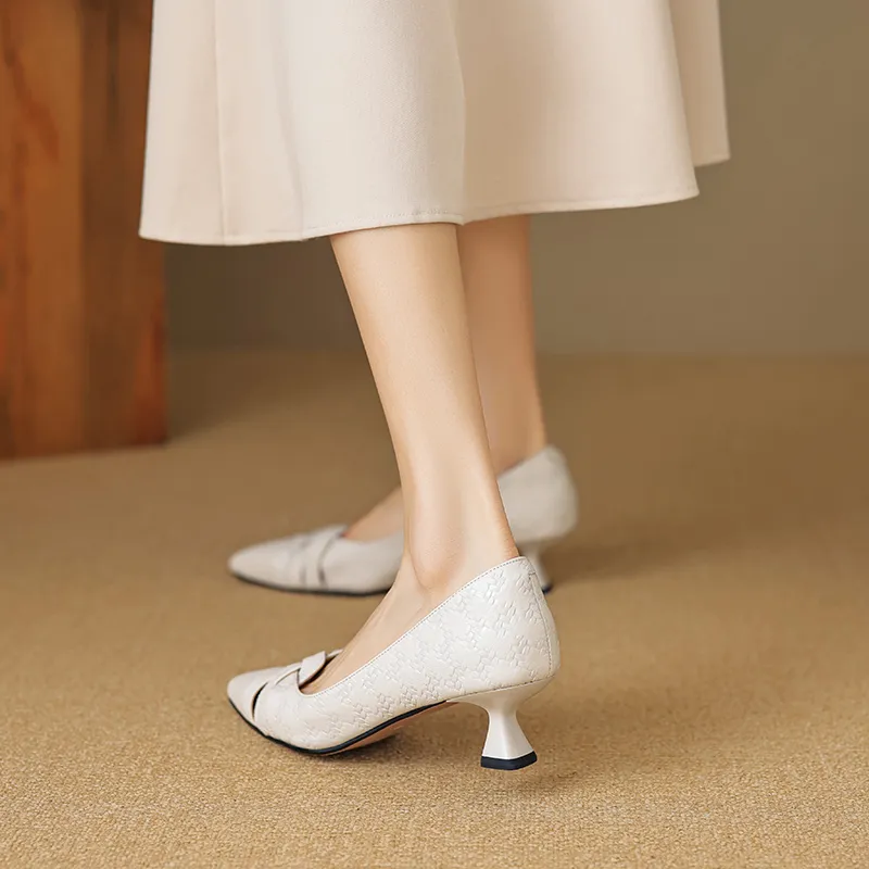 USS Shoes Chiara Women's Kitten Heel Leather Pumps